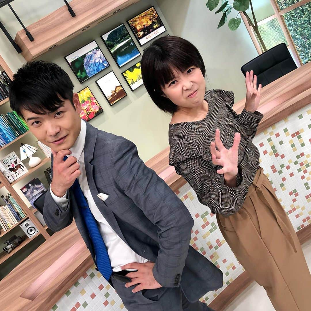 中川実咲のインスタグラム：「. 今週もからふるをご覧いただき ありがとうございました❤︎ #テレビ高知#からふる#尾崎アナ#木金 #9月のからふる #madesnooze#衣装」