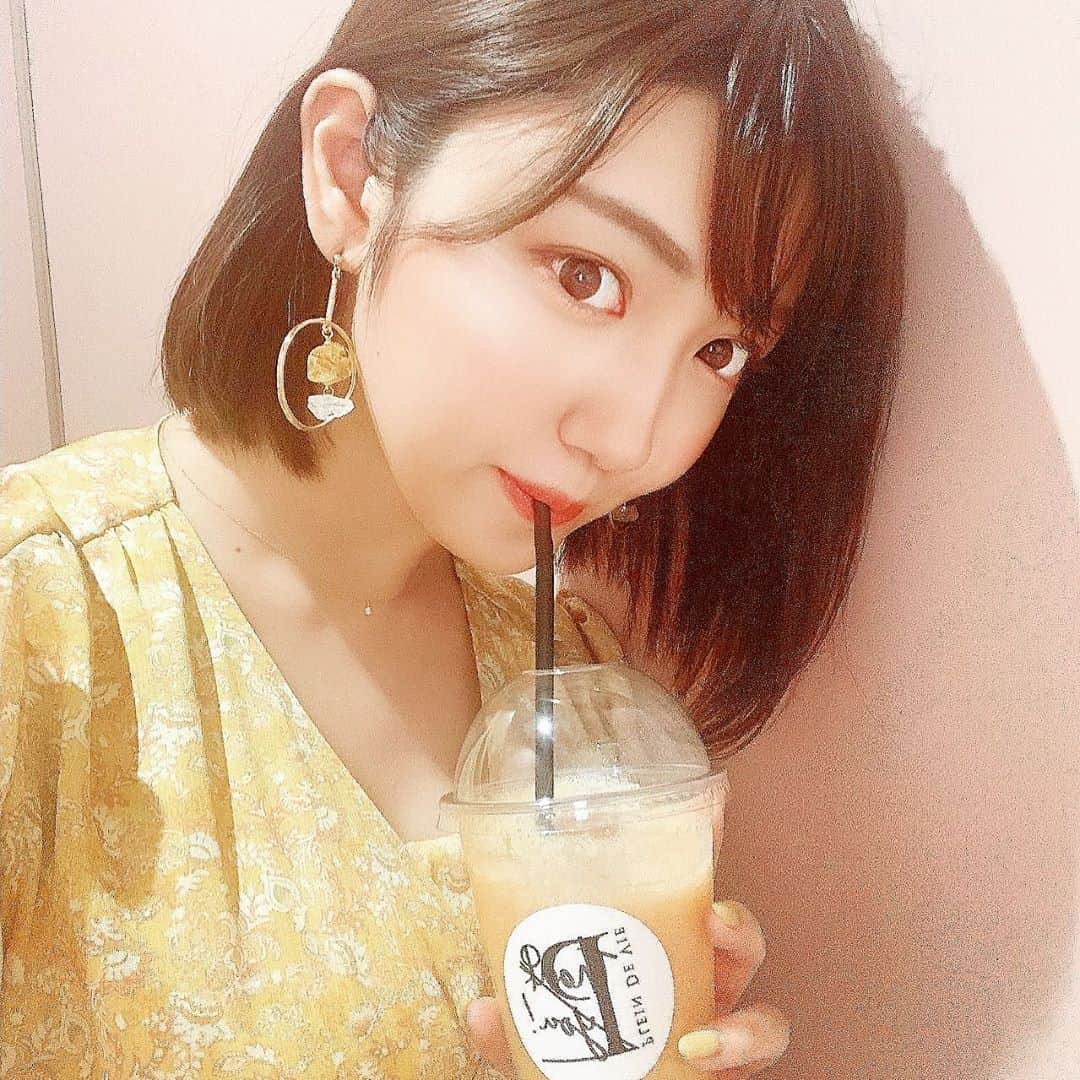 東美希のインスタグラム：「🍹🍹🍹 最近いろんなところのスムージーを のむことにはまってるんだ〜！ . . . #スムージー　#スムージー生活  #celford  #グラドル　#グラドル自画撮り部 #グラビア  #グラビアアイドル　#グラドルの日常」