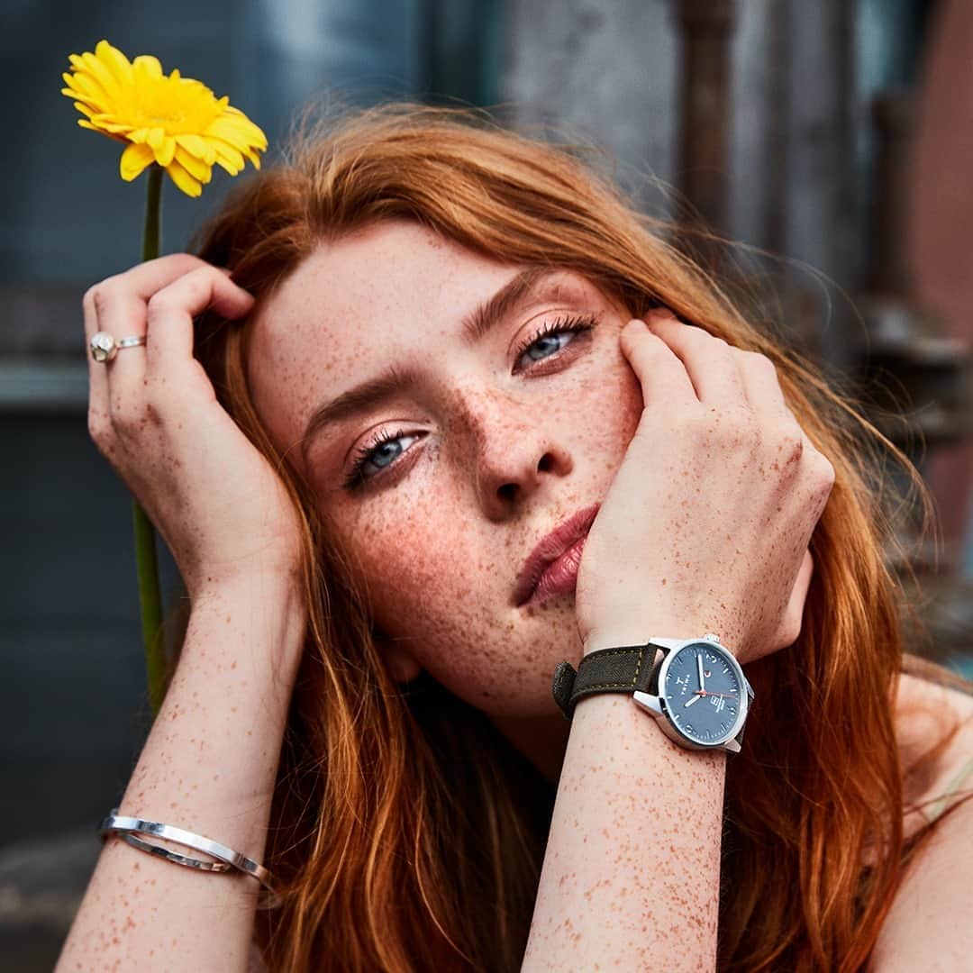 TRIWAさんのインスタグラム写真 - (TRIWAInstagram)「Wear your values right on your wrist. In today's times you have to make a statement and contribute to change. Our Humanium watches go beyond being just good-looking watches by having strong ethical background. Wear it with pride! @humaniummetal #timeforpeace ⠀⠀⠀⠀⠀⠀⠀⠀⠀ #endgunviolence #watch #watches #symbol #peace #time」9月25日 19時22分 - triwa
