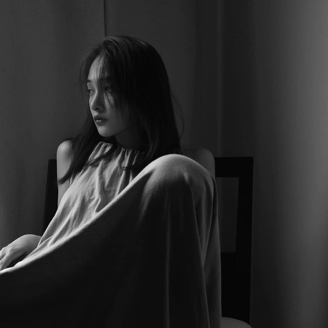 林映唯のインスタグラム：「黑白是如此無可救藥的性感 #不是我說的  #森山大道」