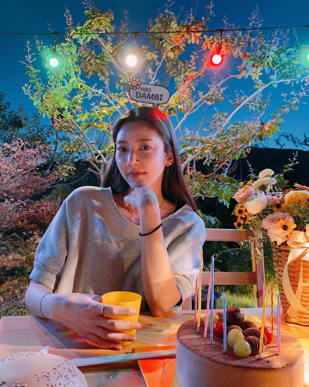 ソン・ダムビのインスタグラム：「내 생일이니까 다 올릴꺼야 ㅎㅎㅎㅎㅎ축하해줘서 다들 고마워여❤️」