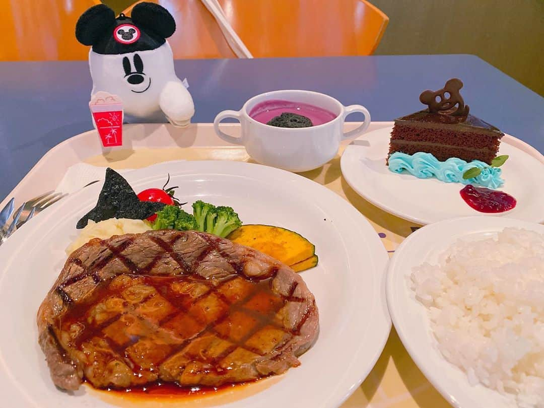 みっきーさんのインスタグラム写真 - (みっきーInstagram)「この前のインで食べた #ホライズンベイレストラン のハロウィンセットが美味しすぎた…🤤 #tokyodisneyresort」9月25日 19時30分 - mikkichannel