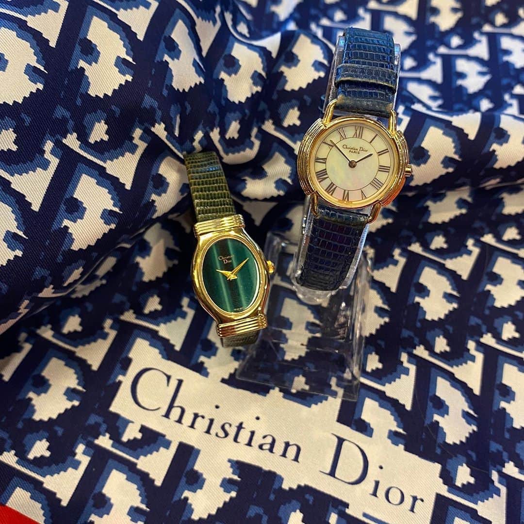 Vintage Brand Boutique AMOREさんのインスタグラム写真 - (Vintage Brand Boutique AMOREInstagram)「Christian Dior lizard wrist watch.  Online search for AO28346(blue)and AO29395(green).  ✨Galliano at Dior Pop-up Store at AMORE Gentleman✨  Free Shipping Worldwide✈️ ≫ ≫ ≫✉️ info@amorevintagetokyo.com  #johngalianoatdior #ヴィンテージ #ディオール #ヴィンテージディオール #ヴィンテージブランドブティック #アモーレ #アモーレトーキョー #表参道 #青山 #東京 #christiandior #johngalliano #vintage #vintagedior #amoretokyo  #amorevintage #vintageshop #amoregentlman #アモーレジェントルマン #popupstore」9月25日 19時46分 - amore_tokyo