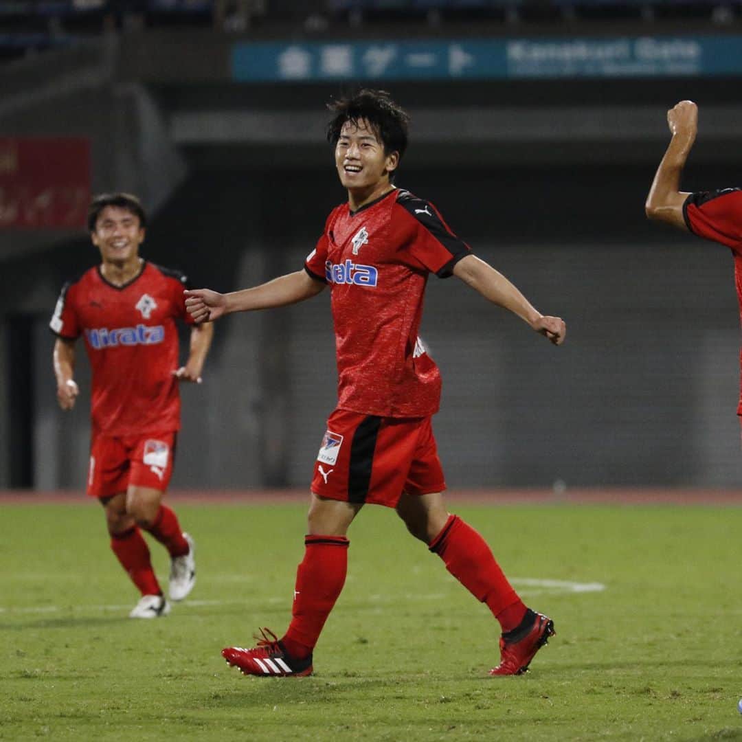 ROASSO KUMAMOTOさんのインスタグラム写真 - (ROASSO KUMAMOTOInstagram)「⚽️ ／ 9.22.TUE.第17節 VS Y.S.C.C.横浜 フォトレポートPart②📸 ＼ YS横浜戦 #広報カメラ で撮影した、フォトレポートPart②をお届けします✨🐴 -----﻿ NEXT GAME﻿ 🗓 9.27.SUN ⏰ 14:00 KICK OFF﻿ 🆚 ガンバ大阪U-23 🏟 パナソニックスタジアム吹田 📺 DAZN -----﻿ #ロアッソ熊本 ﻿ #2020シーズン  #中原輝 #河原創 #谷口海斗 #坂本広大 #繋続 #TSUNAGI﻿ #つなぎ  #2020の主役は誰だ ﻿ #roasso﻿ #熊本﻿ #Jリーグ﻿ #jleague﻿ #サッカー﻿ #ゴール ﻿ #えがお健康スタジアム﻿ #感謝﻿ #いまできること﻿ #がんばろう日本﻿ #みんなで乗り越えよう ﻿ #jリーグにできること」9月25日 19時49分 - roassokumamoto_official