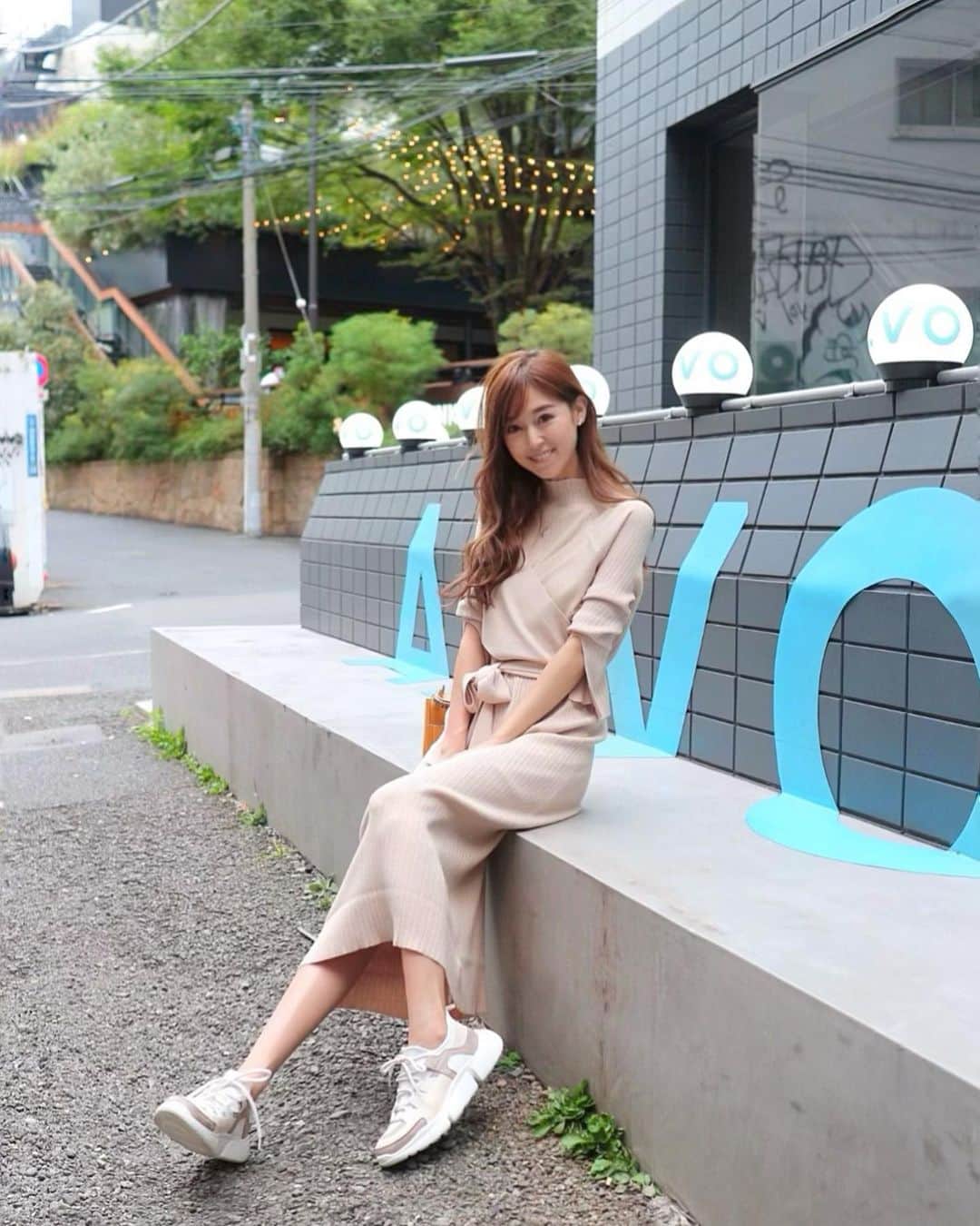 池田るりさんのインスタグラム写真 池田るりinstagram 今日も雨で肌寒い1日でしたね ワンピもスニーカーも全身 Mercuryduo Com のもの レイヤード風リブロングニットワンピース はニットビスチェをレイヤードしたようなドッキングデザインが可愛い