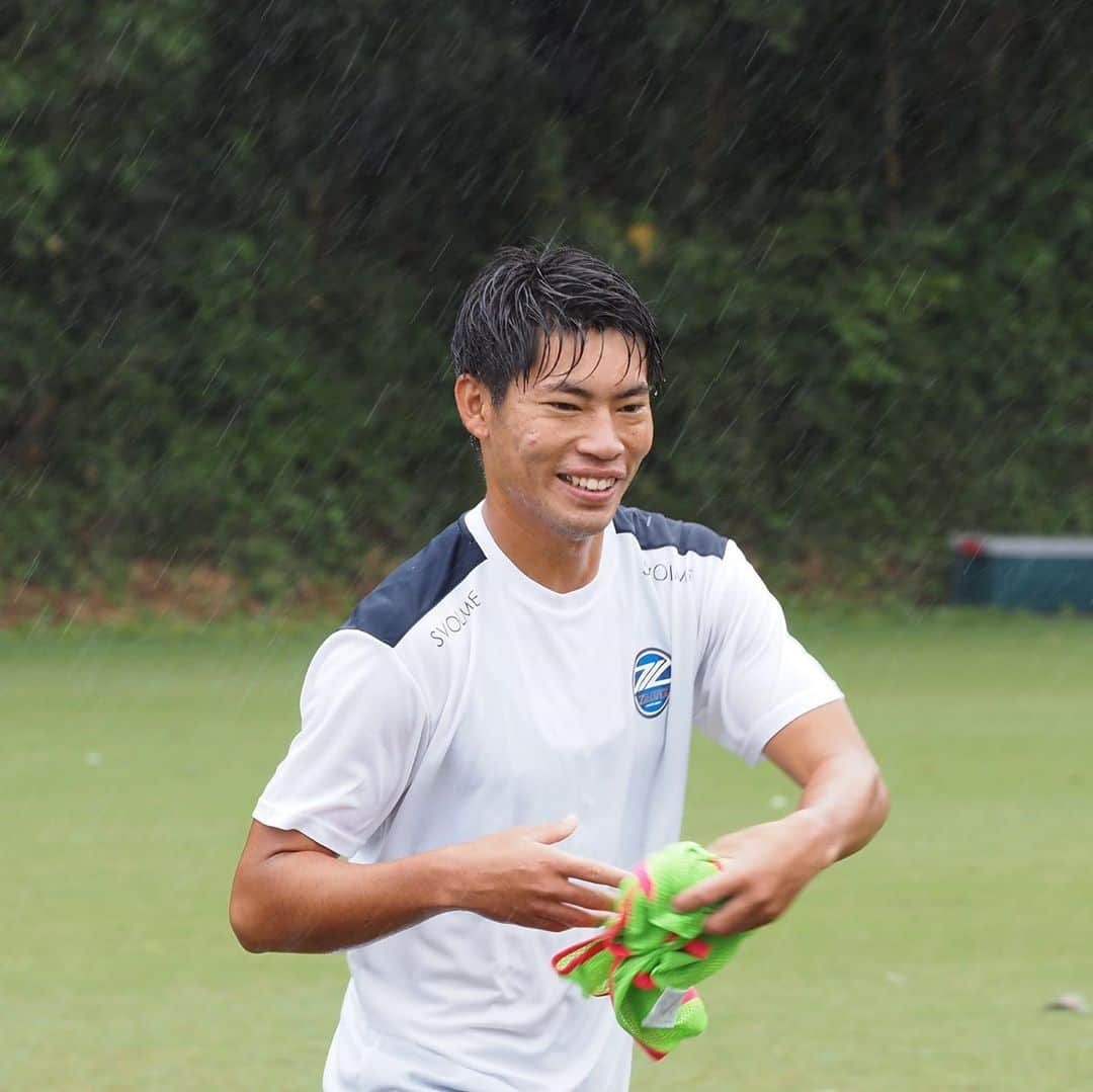 FC町田ゼルビアさんのインスタグラム写真 - (FC町田ゼルビアInstagram)「本日のトレーニングフォト(10枚)👟⚽️ スワイプしてね→📸 . 🗓9月25日(金) 1️⃣ #安藤瑞季 #吉尾海夏 2️⃣ #秋元陽太 #深津康太 3️⃣ #下坂晃城 4️⃣ #福井光輝 5️⃣ #ノリエガエリック 6️⃣ #廣末陸 7️⃣ #中島裕希 8️⃣ #橋村龍ジョセフ 9️⃣ #青木義孝 🔟 #奥山政幸 #岡田優希  #FC町田ゼルビア #zelvia #Jリーグ #サッカー #スポーツ #soccer #football #jleague #町田 #svolme #トレーニング #イケメン」9月25日 20時11分 - fcmachidazelvia