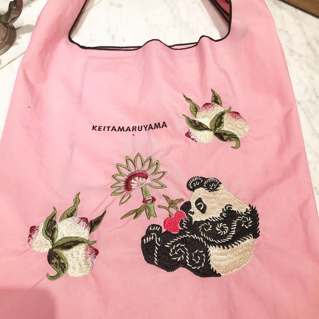 丸山敬太さんのインスタグラム写真 - (丸山敬太Instagram)「こちらもエコバッグの新作の薄ピンクのパンダです。  新宿伊勢丹での先行発売です。  ９／２６ー10／6 新宿伊勢丹1階 です」9月25日 20時20分 - keitamaruyama