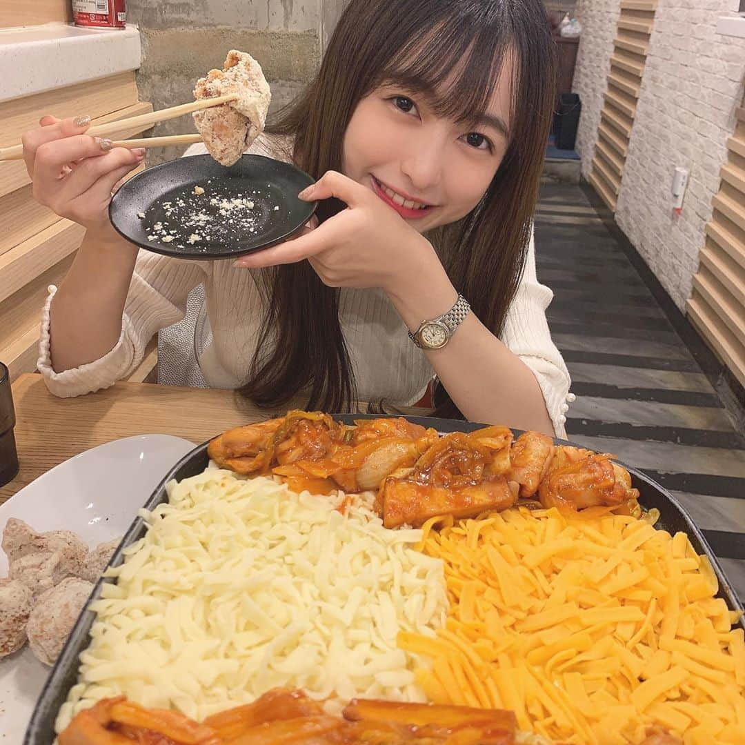 早川渚紗さんのインスタグラム写真 - (早川渚紗Instagram)「. 韓国料理食べに行ったよ〜 ハニーバターのパウダーチキン美味しすぎた、、、。 #新大久保グルメ #韓国料理 #チーズタッカルビ #市場タッカルビ」9月25日 20時21分 - nagisa_hayakawa_