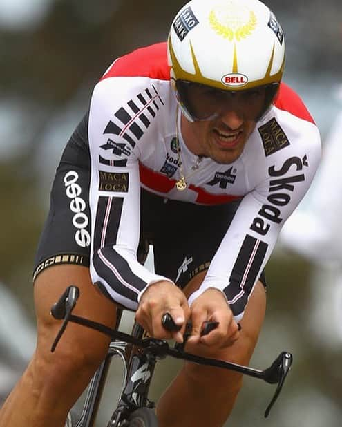 ファビアン・カンチェラーラのインスタグラム：「Today it’s time for the @uci_cycling Mens Time Trial World Championships! 🌈 #tb to the Time Trial 10 years ago 🥇 Who‘s watching today?🤩 #cycling #TeamCancellara #Timetrial #worldchampionship  📸 @tdwsport」