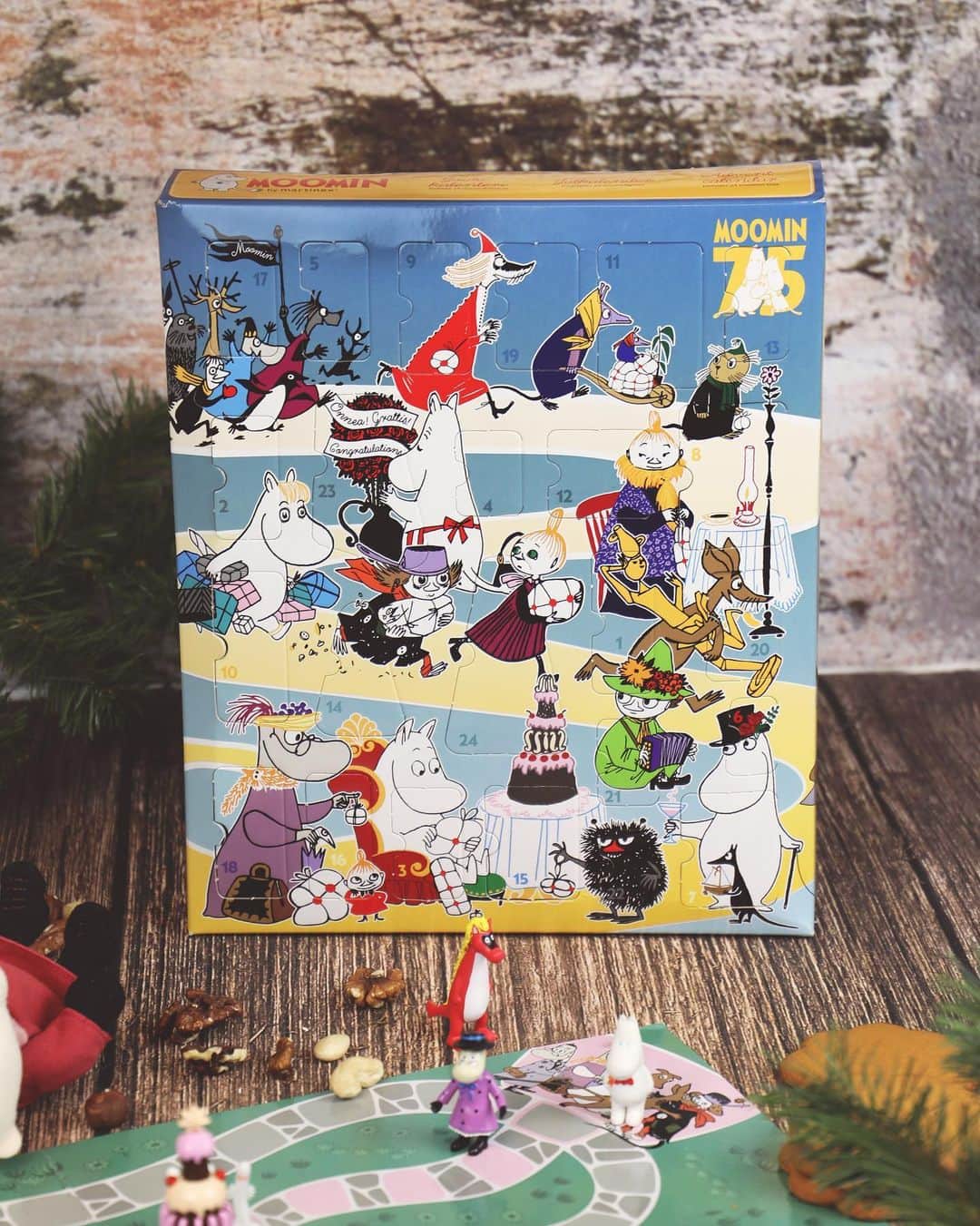 ムーミンさんのインスタグラム写真 - (ムーミンInstagram)「We know we're early... But look at this new Moomin Christmas calendar 👉 moom.in/christmascalendar20 😍  Surprise yourself with a new Moomin character for 24 days leading up to Christmas with this year's advent calendar.❤️   Psst! Also includes a fun board game!😎  #moomin #moominofficial #moominbymartinex #martinex」9月25日 20時38分 - moominofficial