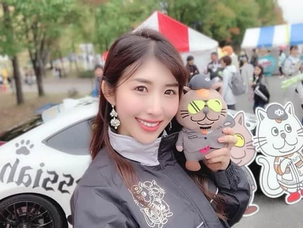 のインスタグラム：「🌸カロニャ〜ゴ＆ワルニャ〜ゴを応援🌸 10/3.4に行われる「ゆるキャラ®️グランプリ2020 THE FINAL 未来へつなぐ いわて幸せ大作戦！！」 今年で国内最後のゆるキャラグランプリ 今年もトヨタカローラ名古屋さんのカロニャ〜ゴ＆ワルニャ〜ゴを梅本まどかさんと応援しにいきます！！ 神主アイドルとして優勝祈願するよ🥰 久しぶりのイベントなので 今まで溜めていたパワーを全部優勝祈願に✨ お越しくださる方はじゅうぶんに体調を整えて三密をさけ楽しくご参加ください！！✨ ああ楽しみ♡ #ゆるキャラグランプリ#カロニャーゴとワルニャーゴ#トヨタカローラ名古屋#神主アイドル#ヒット祈願 #岩手#岩手産業文化センターアピオ」