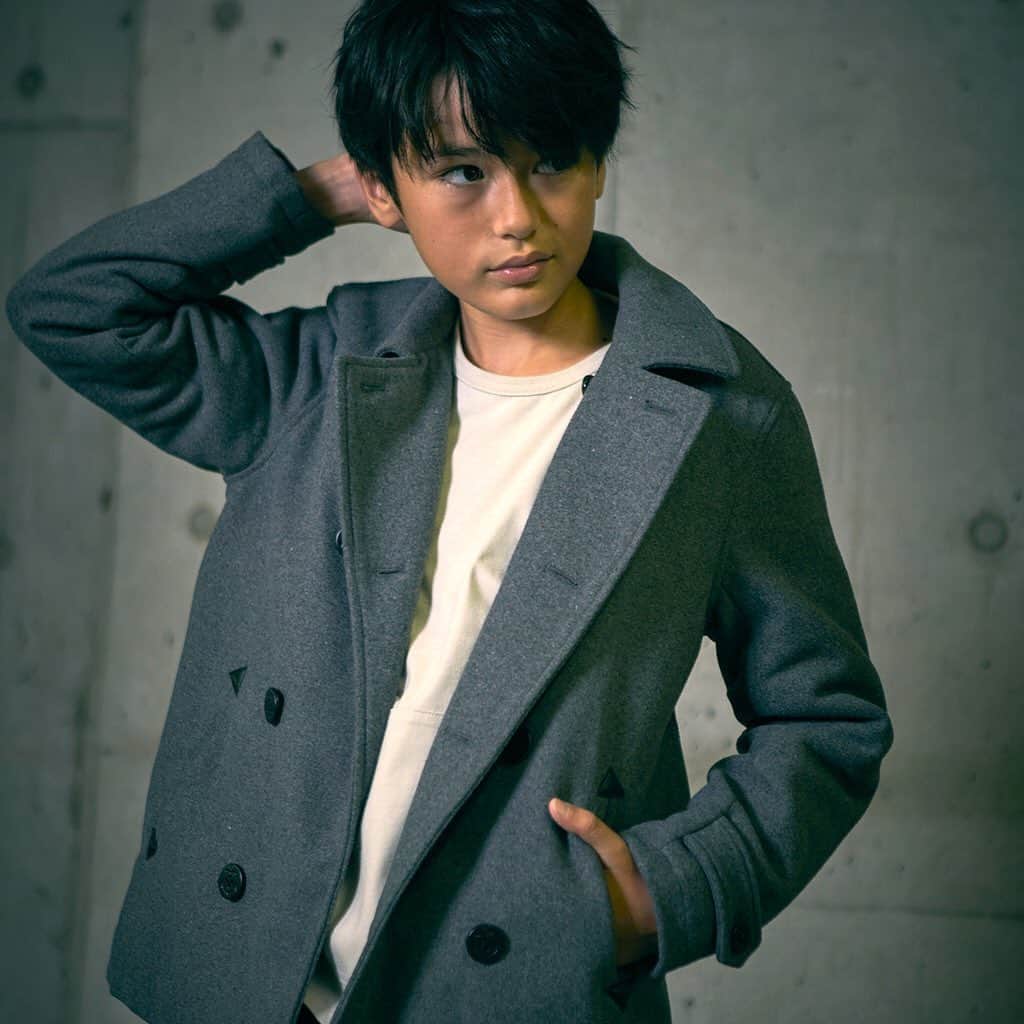 GLAZOSのインスタグラム：「. #new contents #アウター 新作比較 購入の際の参考に◎アップされております . 重さは？着心地は？そして暖かさはどのくらい？？ . そんなネット通販ならではのギモンや不安を少しでも解消できればと GLAZOS新作アウターをいくつか簡単な解説でまとめました。 . 購入の際の参考にしていただければと思います◎ . ぜひサイトの方チェックしてみてください～ . . . #glazos #kidsootd #kidsfashion #kidscoordinate #kidsfashion #kids #mensfashion #mensstyle #boy #おそろいコーデ #兄弟 #小学生コーデ #小学生男子 #おでかけコーデ #中学生男子 #小5 #小6 #キッズファッション #男の子ママ #男子 #小学生 #outer #アウター」