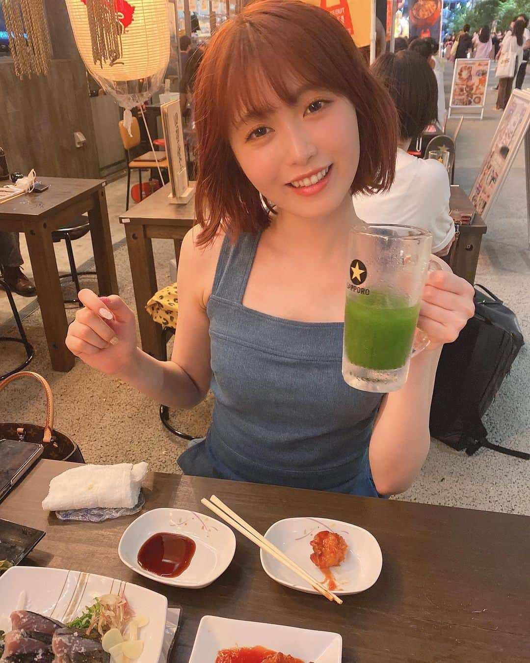 こよちゃんさんのインスタグラム写真 - (こよちゃんInstagram)「4コマまんがです🙇‍♀️ ・ ・ おいしーーっっ🐓🍻 この日風強いしで巻きとれたけど ほろ酔いいい気分だったって話  #渋谷横丁 #miyashitapark  #酒好きな人と繋がりたい  #緑ハイ #抹茶 #いんしゅたぐらむ #食べるの大好き  #韓国グルメ #女子会 #渋谷カフェ #カフェ巡り  #ビアガーデン #美男美女と繋がりたい #サロモ #サロンモデル #大学生コーデ #カジュアルコーデ #オトナ女子 #東京観光 #お出かけ #撮影依頼募集中 #ショートヘア #女子力向上委員会 #美男美女と繋がりたい #like #followｍe #ootd #いいね返しは絶対 #コメント大歓迎  #화장품 #코덕스타그램」9月25日 21時30分 - koyomatsu5