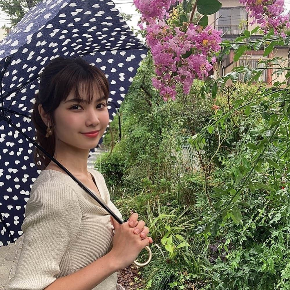 山﨑愛麻さんのインスタグラム写真 - (山﨑愛麻Instagram)「皆さんこんばんは🌟  ついつい可愛いお花があったので🌷 ここ数日は雨が降り、気温も低く 寒い日が続くので風邪ひかないようにお気をつけ下さい🌿  #えまにぽちっとな 寝る前にお願いします💫 ↓このサイトをコピーして入るか、インスタのプロフィールからサイトに入れます⚡️ https://misscolle.com/kokugakuin2020/profile/2  #國學院大學 #ミスコン2020#ミスコンテスト #ミス國學院  #ミスキャンパス #ミスキャン  #山崎愛麻  #えまにぽちっとな #お花 #お花好きな人と繋がりたい」9月25日 21時26分 - ema_yamazaki