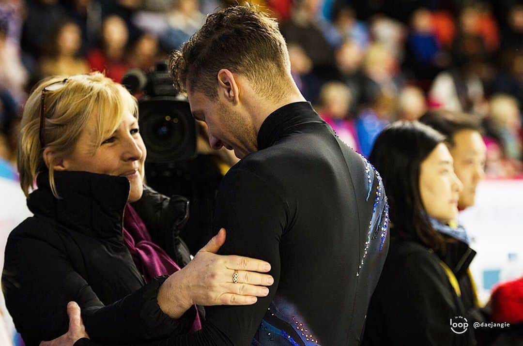 ジェイソン・ブラウンのインスタグラム：「“Those who walk through fire, leave sparks of light everywhere they go...” • Happy Birthday @tracywilsonk! 🥂 to more years of doing just that! 今日はトレーシーの誕生日です！✨🎉」