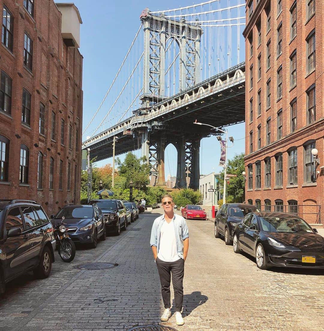 scottlippsさんのインスタグラム写真 - (scottlippsInstagram)「More bridges and good vibes being back home again in the big Apple, and wearing @nothingnew 2nd pic #nyc  #brooklyn #sneakers 📷 @jordanshipenberg」9月26日 8時23分 - scottlipps