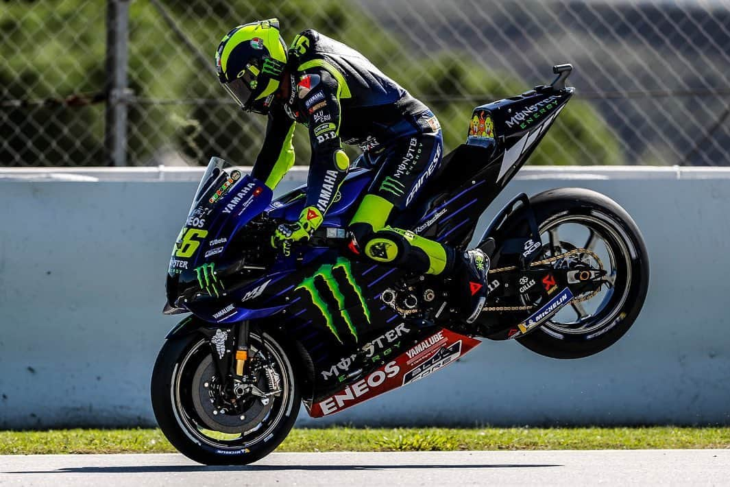 バレンティーノ・ロッシさんのインスタグラム写真 - (バレンティーノ・ロッシInstagram)「Circuit de Catalunya,Barcelona,Spain Friday,free practice  📸 @falex79 Tino Martino」9月26日 7時17分 - valeyellow46