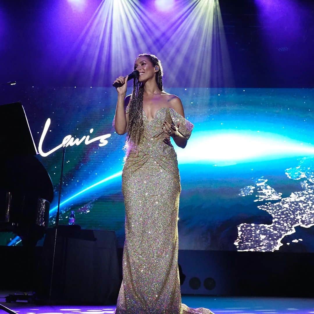 レオナ・ルイスのインスタグラム：「Beyond grateful to share music on stage again and to be part of the powerful message for @fondationprincealbert2 🌍 ❤️」