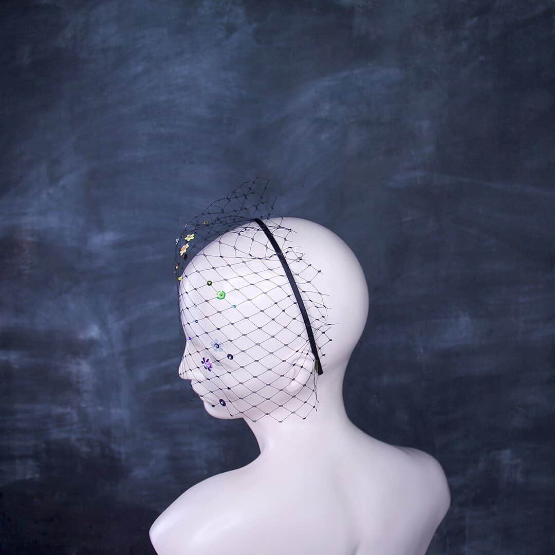 ピアーズアトキンソンさんのインスタグラム写真 - (ピアーズアトキンソンInstagram)「🌈✨🌺🌸🌼 SEQUIN AND SWAROVSKI CRYSTAL ENCRUSTED VEIL IN RAINBOW #❤️🧡💛💚💙💜💖  Scattered floral sequins and Swarovski crystals make this unique veil sparkle in the light. Perfect for adding glamour to daytime or evening events.   Fitting: Black satin headband. One size.   #🌈 #piersatkinson #millinery #hat #hats #headpiece #headdress #headband #milliner #maker #whowantstobeamilliner?!⁠」9月25日 23時44分 - piersatkinson