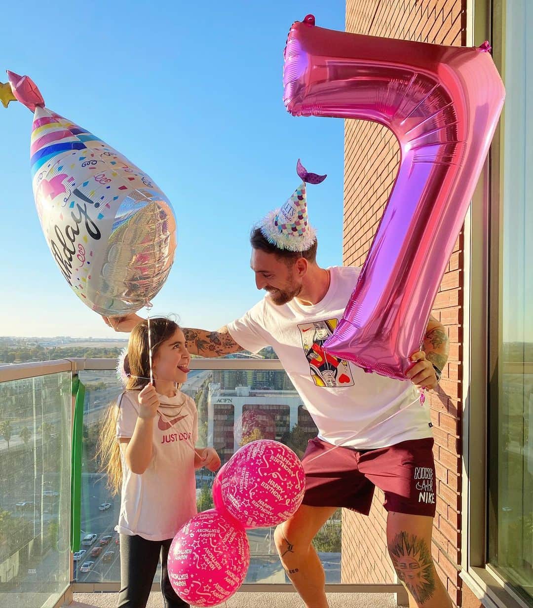 グラム・カシアのインスタグラム：「გილოცავ ალისო ♥️ Happy Birthday we love you so so much」