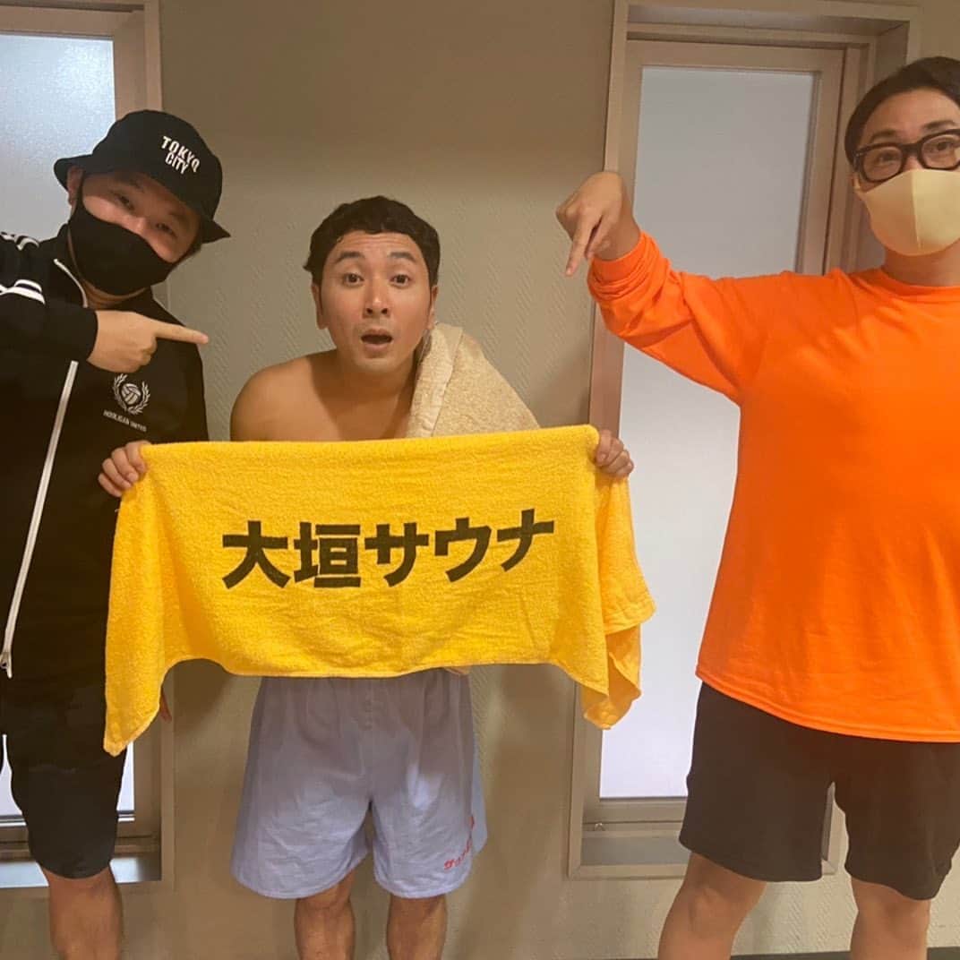 植田朝日のインスタグラム：「🍈🍈🍈﻿ ﻿ 今宵25時からは調布FM『デカメロンR』 っす‼️﻿ ﻿ ゆってぃもビックリの爆弾を投下しました⁉️﻿ ﻿ いったい、何でしょう？﻿ ﻿ てか、聞いてみてよ！﻿ ﻿ 調布FMも人力舎も焦ってたから⁉️⁉️﻿ ﻿ #デカメロンR #調布FM #マグ万平 #ゆってぃ」
