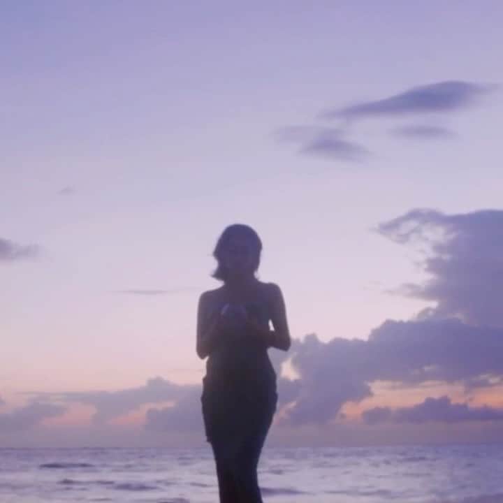 BENIのインスタグラム：「『Made in Love』MV 本編に和訳も付けました。 プロフィールのリンクから見てね❤︎ ⠀⠀⠀⠀⠀⠀⠀⠀⠀ ⠀⠀⠀⠀⠀⠀⠀⠀⠀ BENI DANIELS Debut EP 『MADE IN LOVE』 Release 2020.09.30 ⠀⠀⠀⠀⠀⠀⠀⠀⠀ ⠀⠀⠀⠀⠀⠀⠀⠀⠀ #BENIDANIELS #MADEINLOVE」