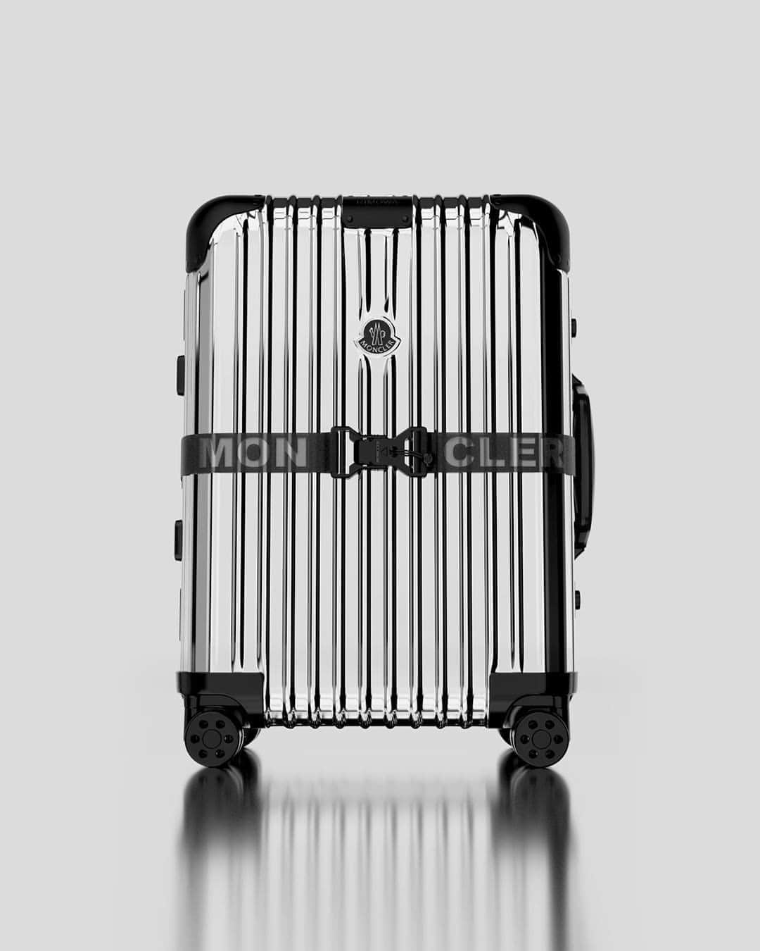 リモワさんのインスタグラム写真 - (リモワInstagram)「The luggage belt – MONCLER RIMOWA “REFLECTION”⁣⁣⁣ ⁣⁣⁣⁣⁣⁣ ⁣⁣⁣Adjustable bespoke luggage belt designed by @Moncler available exclusively as part of the collaboration with Moncler.⁣⁣⁣ ⁣⁣⁣⁣⁣⁣ ⁣⁣⁣To shop the limited edition, click the link in bio.⁣⁣⁣ ⁣⁣ ⁣#MONCLERRIMOWA #MONCLERGENIUS」9月26日 0時00分 - rimowa
