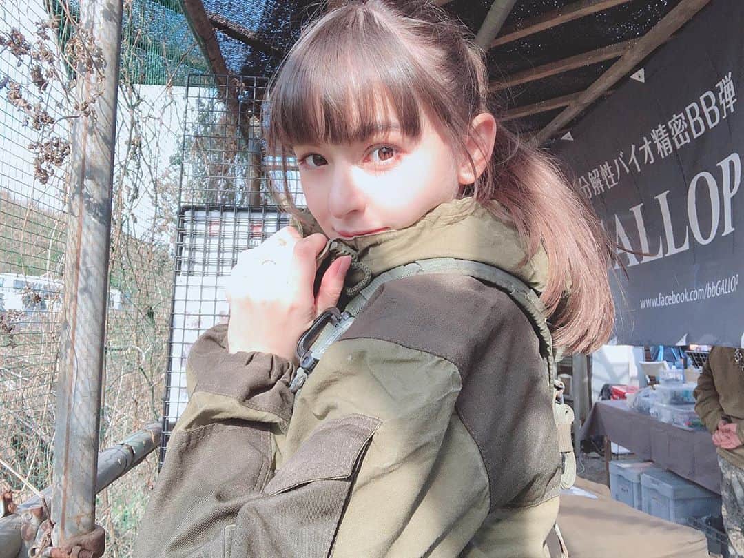 アイシスのインスタグラム：「涼しくなってきて そろそろゴルカが着れそうだわね🇷🇺 実装備好きな滝澤なのだけど、 なにかちょっと新しい装備も考えようとおもう💭 ひとと被らなくてかわいいやつ🤤  #サバゲー #サバゲー女子  #airsoft #ミリタリー #military #airsofter #ゴルカ #Gorka3 #Gorka #ロシア装備 #SMERSH #airsoftgirl #Russia #GRU #Spetsnaz  #airsofterphoto #airsoftinternational #airsoftworld #airsoftobsessed #pew #pewpew #airsoftmilsim #airsoftnation #サバゲー女子の日常 #タレント #AK #スメルシ #滝澤いしすと趣味の世界 #実装備」