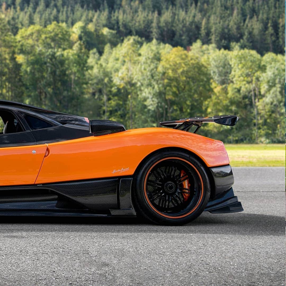 パガーニ・アウトモビリのインスタグラム：「The @topcar_design Zonda Cinque voted as best looking car of #SOCGstaad2020 stealing the scene on top of Route Des Agites.⠀ ⠀ Great time with our friends from @SupercarOwnersCircle⠀⠀ ⠀⠀ #pagani #Zonda #Zondacinque #SupercarOwnersCircle #SOCEvent #SOC⠀⠀ ⠀⠀ Pic by @orlowski_nikola」