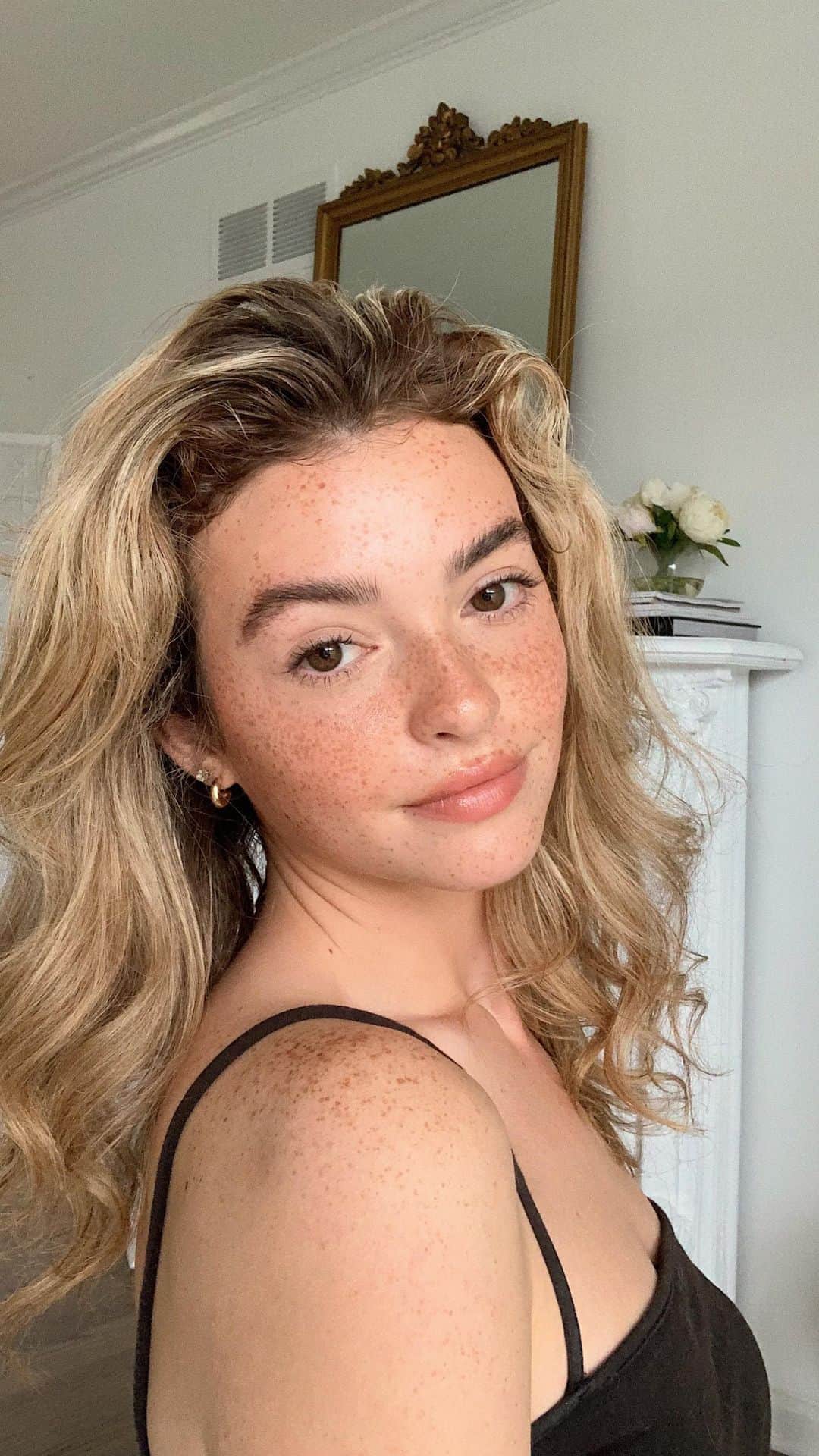 Kelsey Simoneのインスタグラム：「A mini transformation hehe」