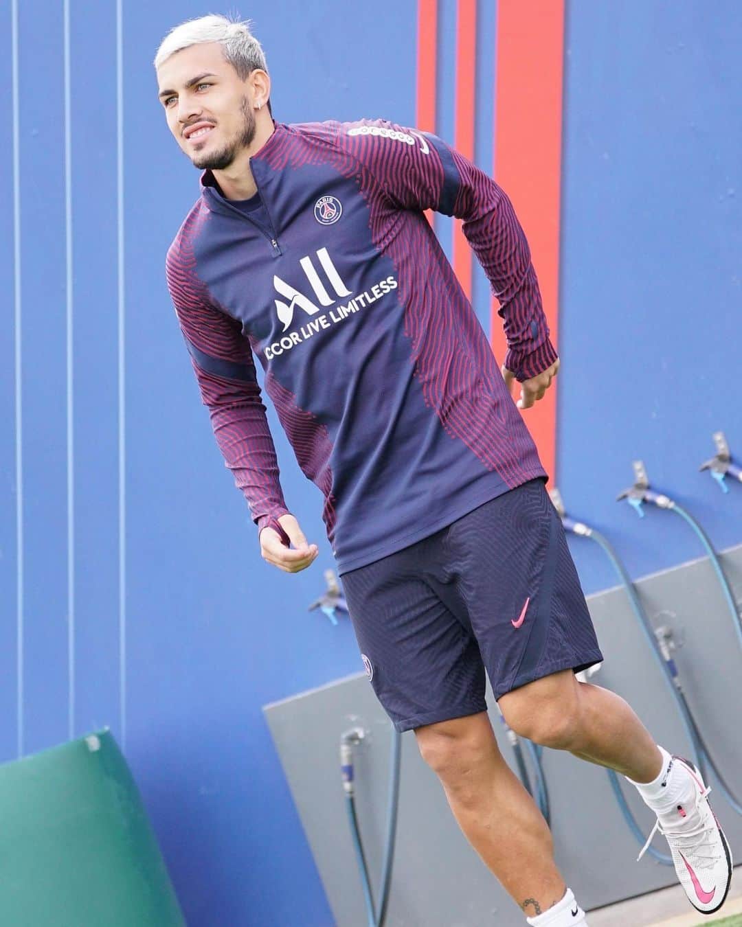 レアンドロ・ダニエル・パレデスのインスタグラム：「😁 Smile! #AllezParis」