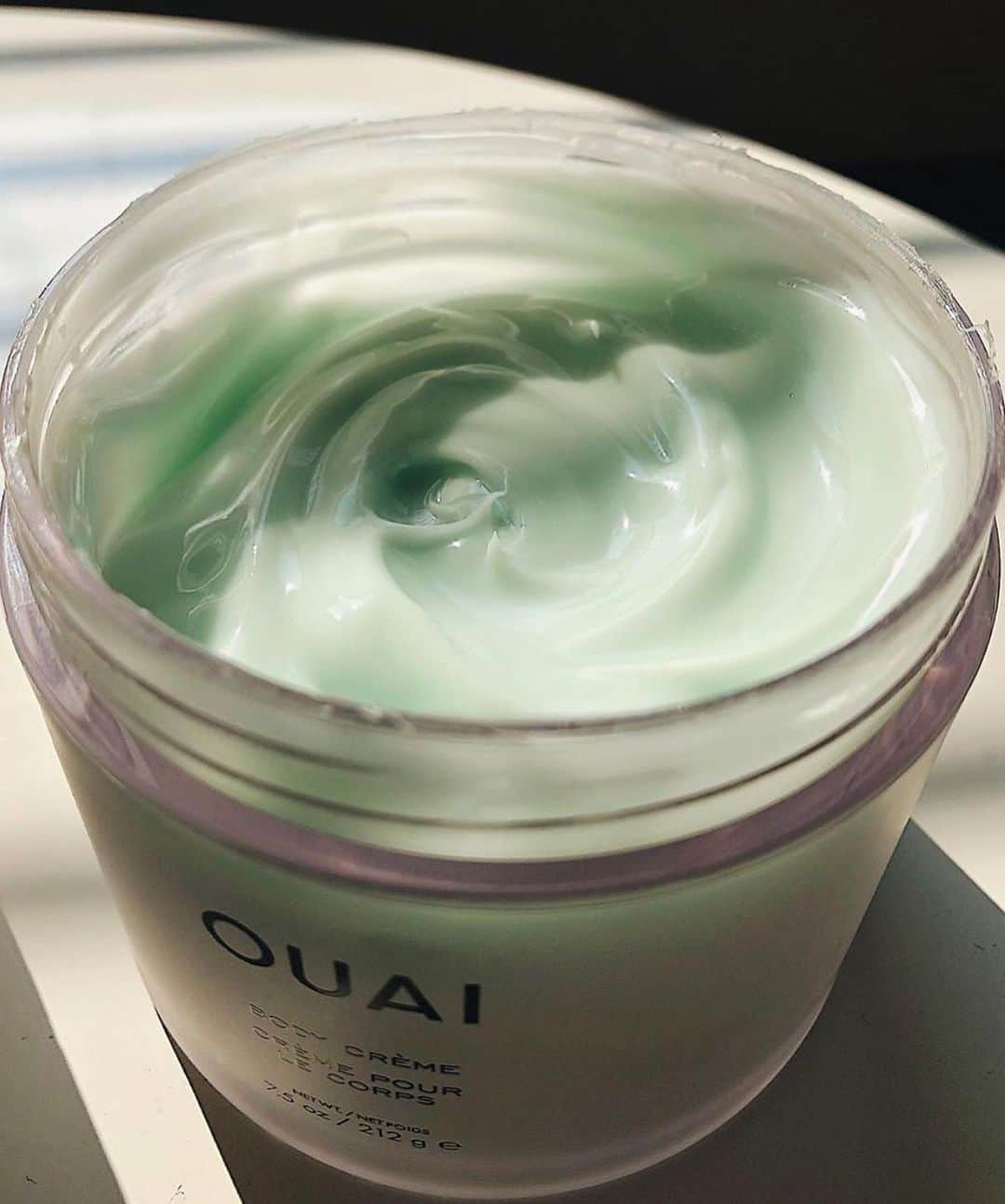 JEN ATKINさんのインスタグラム写真 - (JEN ATKINInstagram)「texture friday, courtesy of you →🧴✨ @theouai」9月26日 0時12分 - jenatkinhair