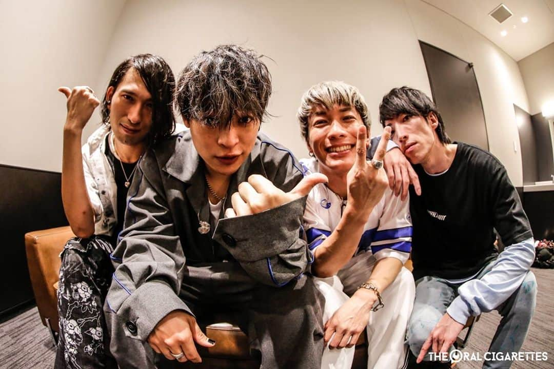 鈴木重伸さんのインスタグラム写真 - (鈴木重伸Instagram)「ORALIUM 2days ＠ KT Zepp Yokohama 足を運んでいただいた方もインスタで参加いただいた方もありがとうございました。 この2日間のために尽力していただいたスタッフの皆様もありがとうございました。 春山翔くんもありがとうございました。 たくやあきらまさやんもありがとう、ほんでお疲れ様。 久々の疲労感と幸福感に包まれながらひとまずおやすみなさい。  photo by SATOSHI HATA & KOUHEI SUZUKI」9月26日 0時22分 - shige__oral