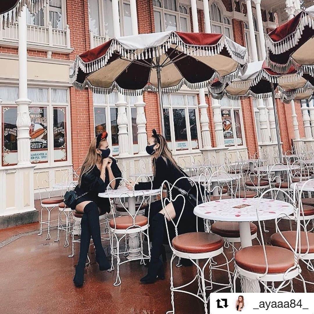 ANELA TOKYOさんのインスタグラム写真 - (ANELA TOKYOInstagram)「#Repost @_ayaaa84_ with @get_repost ・・・ この国はどこでも絵になる🏰🐭♥️🍿🎠 #Anela遠足 #AnelaTokyo #ブラックコーデ #ニーハイブーツコーデ #MaliaAndAya♥️」9月26日 0時34分 - anelatokyo