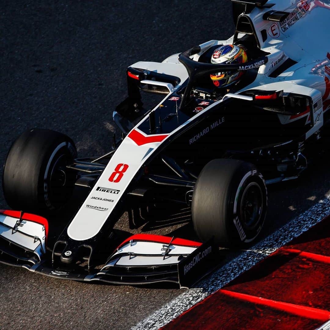 ロマン・グロージャンのインスタグラム：「Not an easy day. Feeling in the car isn't at his best yet. We will keep analyzing and working to give our max tomorrow and Sunday.  Let's do this 👊💯🏁 #r8g #russiangp #f1  @haasf1team」