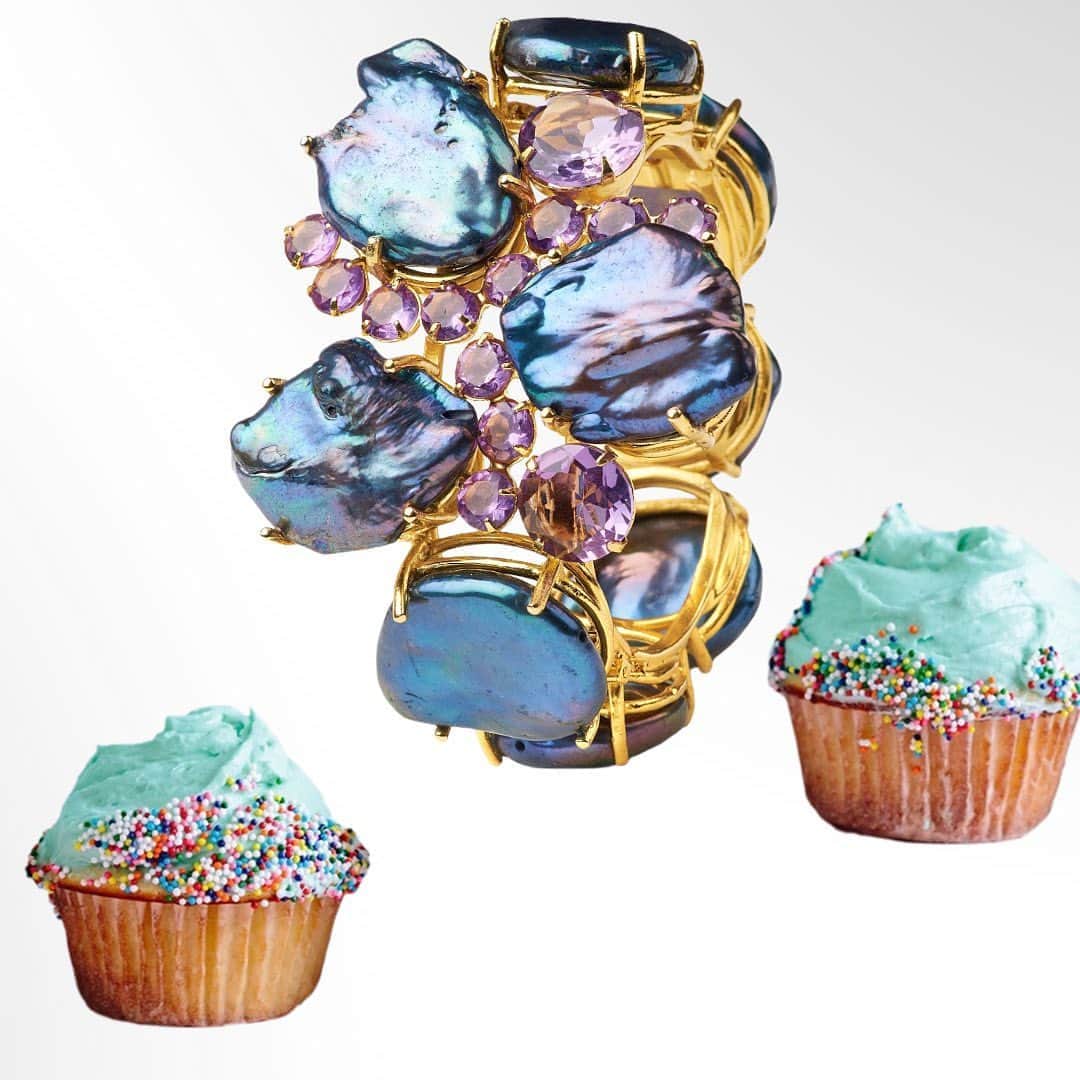 バウンキットさんのインスタグラム写真 - (バウンキットInstagram)「We don’t mind if you wanna have your cake and eat it too! . . . . . #uniquejewelry #pearls #wristparty #jewelryart #jeweleryfashion #gemstones #musthave #artisanaljewelry #bounkit #madeinusa」9月26日 0時49分 - bounkitnyc