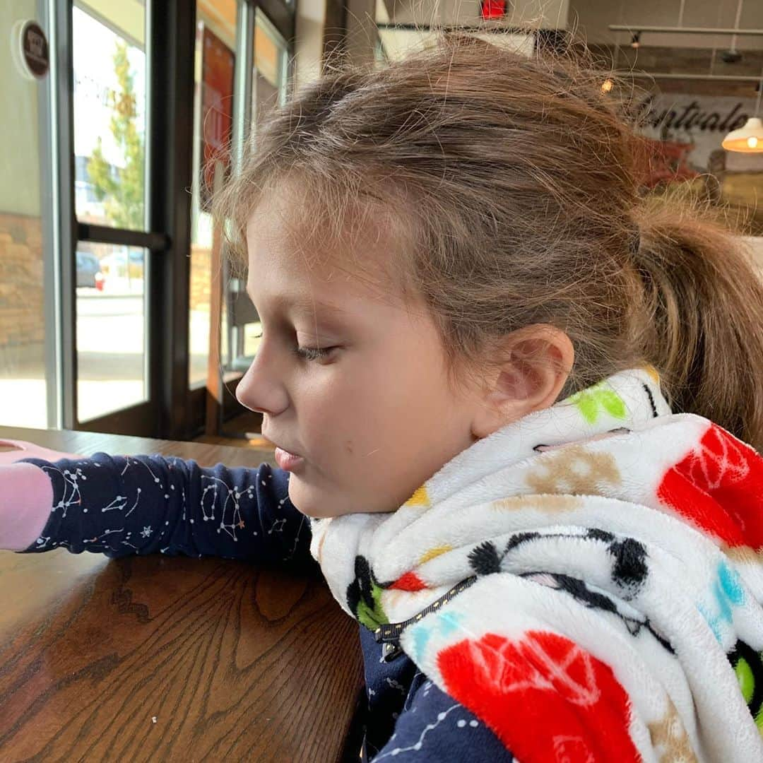 ロージー・オドネルさんのインスタグラム写真 - (ロージー・オドネルInstagram)「her baby blanket is her cape #dailydax」9月26日 0時54分 - rosie