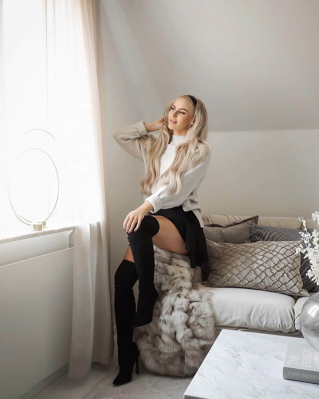 Anna Nyströmのインスタグラム：「Happy Friday! 😚🤍」