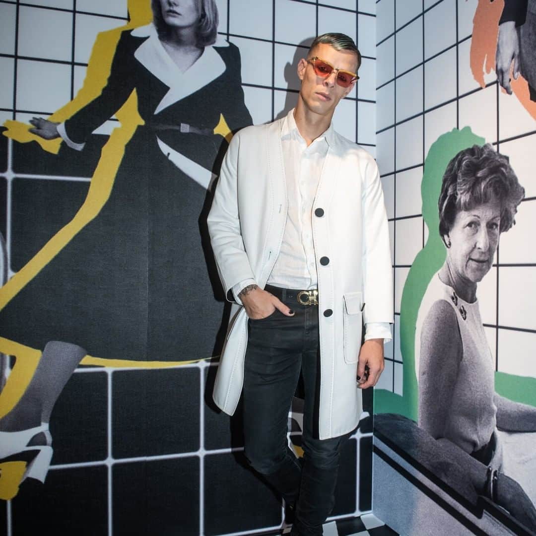ミラショーンのインスタグラム：「MILA SONO IO. Vibes from the SS21 presentation ⠀⠀⠀⠀⠀⠀ ⠀⠀⠀⠀⠀⠀ ⠀⠀⠀⠀⠀⠀ ⠀⠀⠀⠀⠀⠀ ⠀⠀⠀⠀⠀⠀ ⠀⠀⠀⠀⠀⠀ ⠀⠀⠀⠀⠀⠀ ⠀⠀⠀⠀⠀⠀ ⠀⠀⠀⠀⠀⠀⠀⠀⠀⠀⠀⠀ ⠀⠀⠀⠀⠀⠀ ⠀⠀⠀⠀⠀⠀ ⠀⠀⠀⠀⠀⠀ ⠀⠀⠀⠀⠀⠀ ⠀⠀⠀⠀⠀⠀ ⠀⠀⠀⠀⠀⠀ ⠀⠀⠀⠀⠀⠀ ⠀⠀⠀⠀⠀⠀ #fashionweek #milaschon #artworkoftheday #ss21 #milanofashionweek #milanofashion #milanfashionweek」