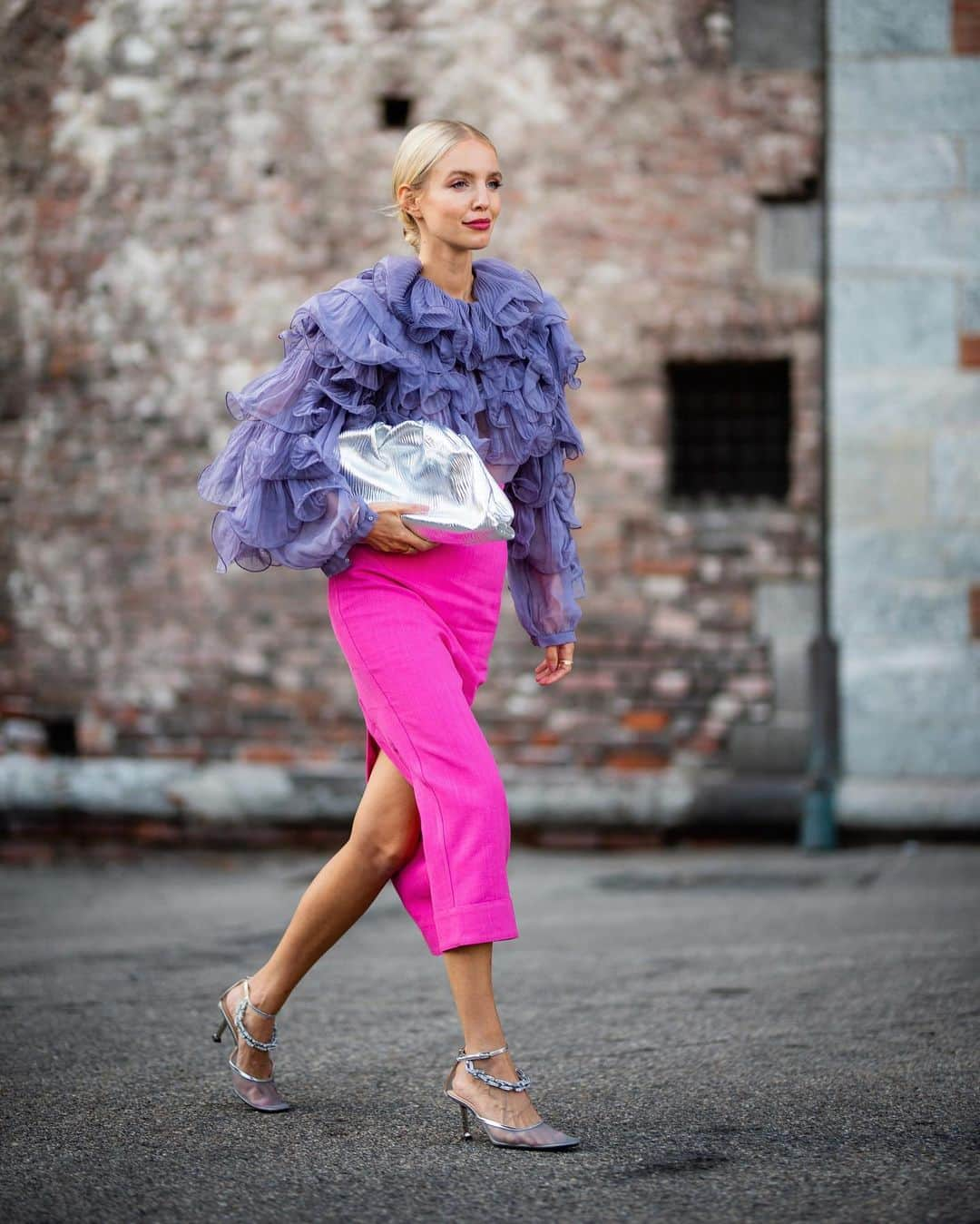 レオニー・ハンネさんのインスタグラム写真 - (レオニー・ハンネInstagram)「Colourful in Milan. 💕 Anzeige/Tag @albertaferretti by @andrea__natali @thestyleograph #albertaferretti #mfw #bottegaveneta #jacquemus」9月26日 1時05分 - leoniehanne