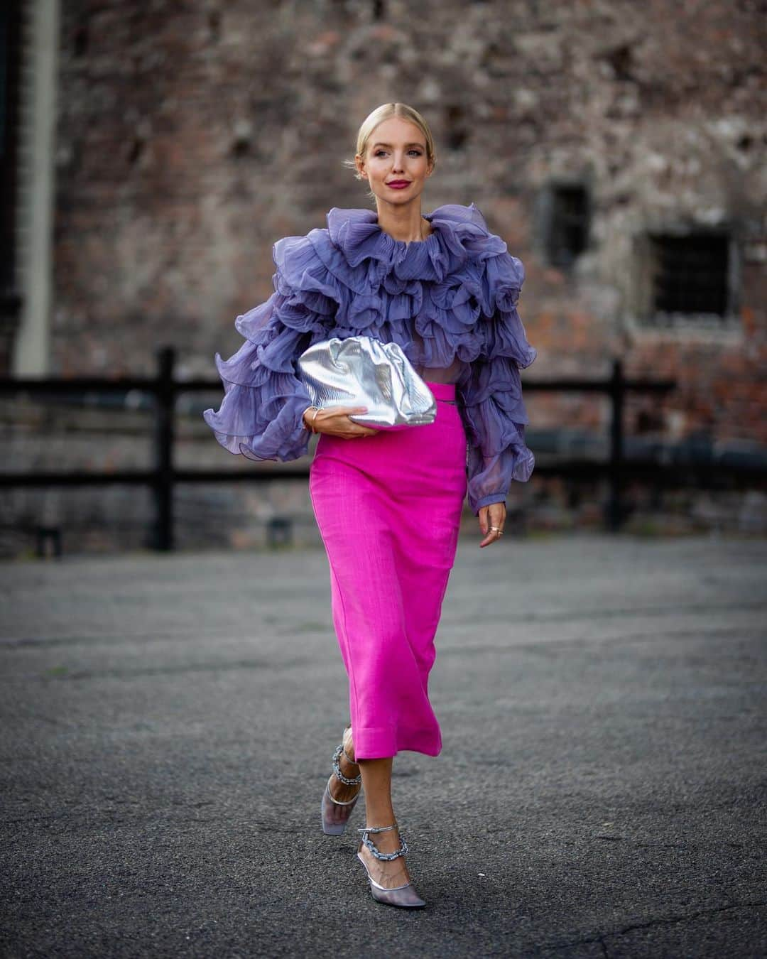 レオニー・ハンネさんのインスタグラム写真 - (レオニー・ハンネInstagram)「Colourful in Milan. 💕 Anzeige/Tag @albertaferretti by @andrea__natali @thestyleograph #albertaferretti #mfw #bottegaveneta #jacquemus」9月26日 1時05分 - leoniehanne