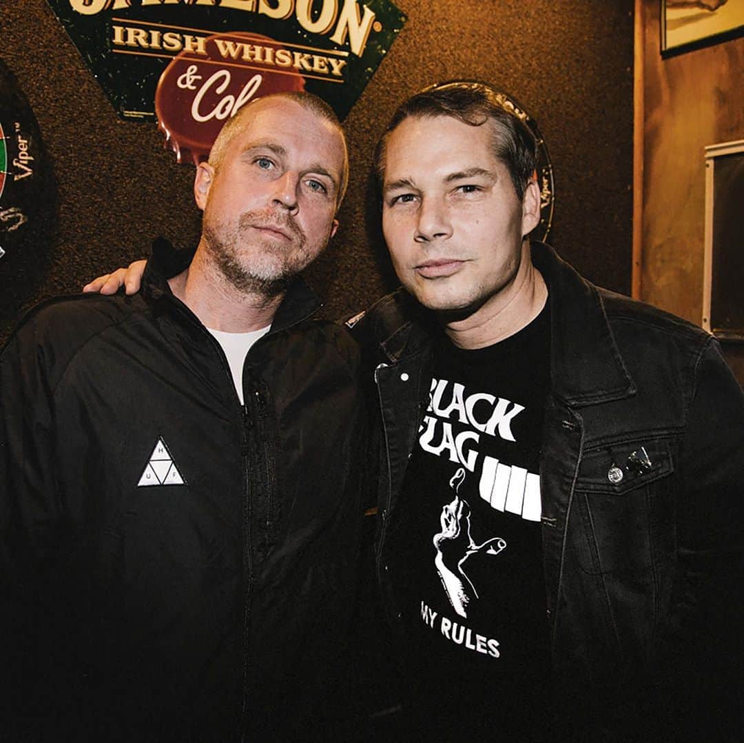 Shepard Faireyのインスタグラム：「I’m extremely saddened to hear the news of Keith Hufnagel's death from cancer. I became a fan of Keith’s innovative skateboarding when he first came on the scene in the early 90’s. We met through some mutual friends when I was living in Providence around 1994 and I was impressed with how centered, humble, and low-key Keith was for a skateboarder who was getting so much attention during the era of skateboarders with hip-hop star sized egos. As a skater, Keith was going back and forth between New York and San Francisco and his style was a hybrid of cutting edge tech, with the East Coast creative use of gnarly obstacles. It didn’t matter whether you were East Coast, West Coast, Biggie or Tupac, Keith Hufnagel was as well-rounded as they come. Keith's approach to skateboarding, his personal style, and his creativity with his HUF brand have all been quietly but profoundly influential. I was honored to collaborate with Keith on a few things and he always remained kind and humble through the years. Keith, you will be missed! -Shepard」