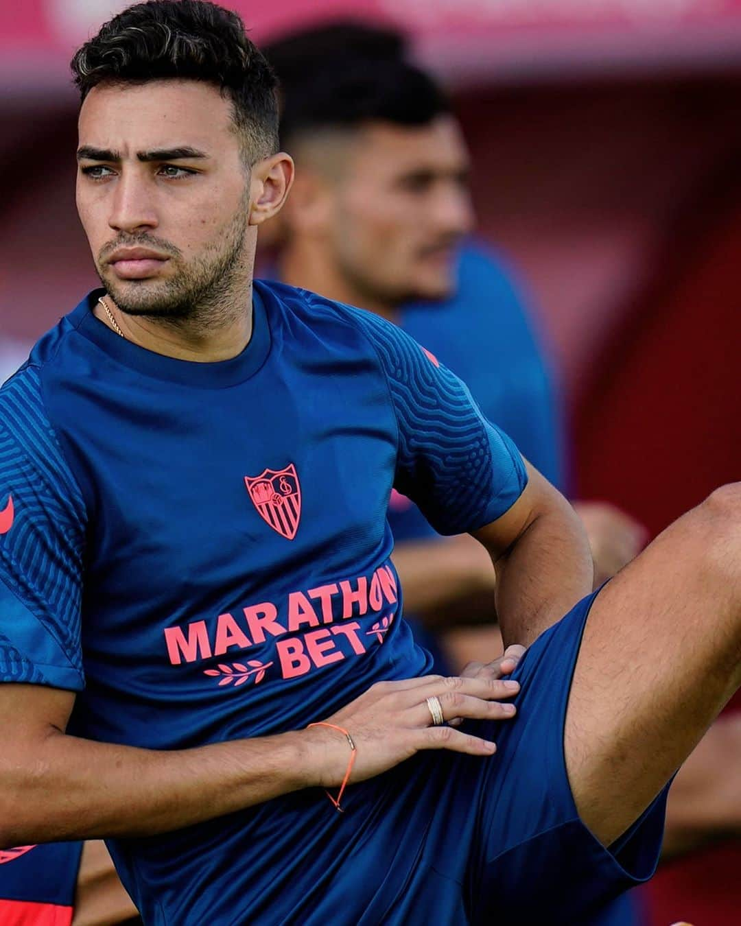 セビージャFCさんのインスタグラム写真 - (セビージャFCInstagram)「🔙 Pensando ya en @laliga 🔥 ⌛  #WeareSevilla #NuncaTeRindas #training #sevilla」9月26日 1時49分 - sevillafc