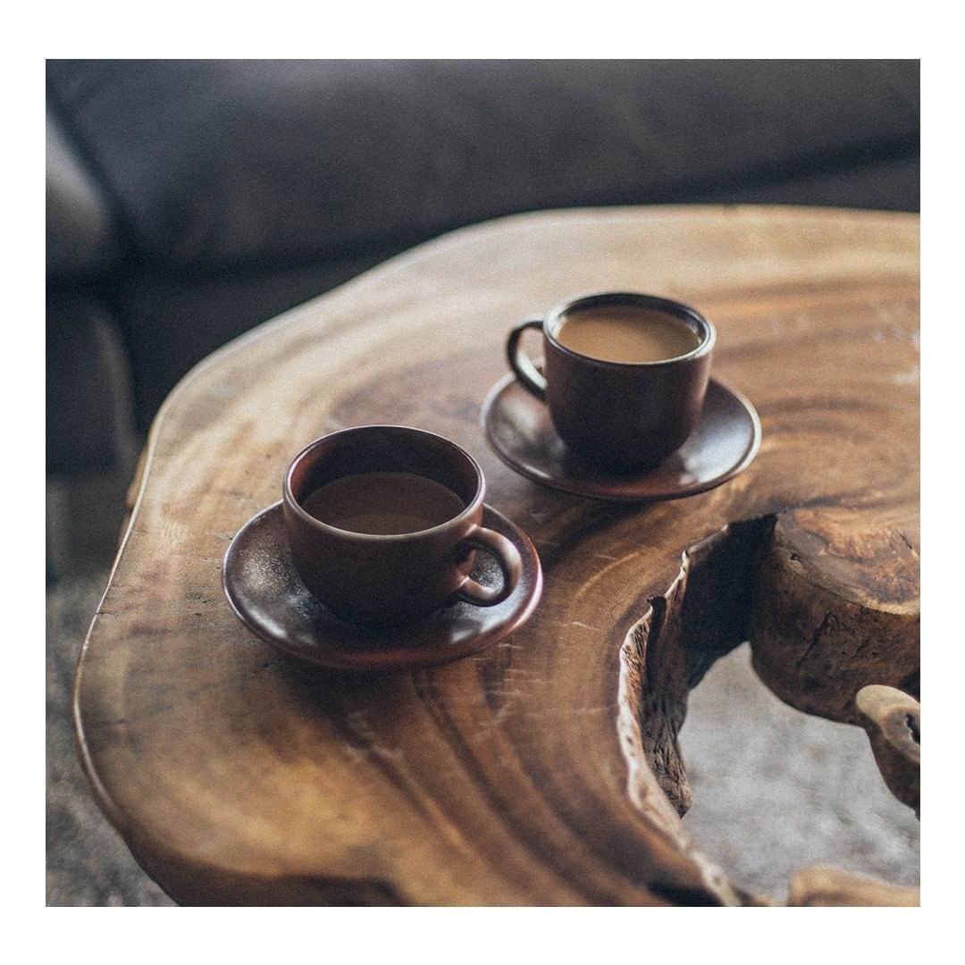 のインスタグラム：「En tu hábitat natural. En tu refugio. RECONNECT Otoño - Invierno  🏠☕   #estiloflorentino  #florentino #fall #reconnect #nuevacolección #newcollection #menswear #casualwear #nuevo #getaway #ropadehombre #modahombre」