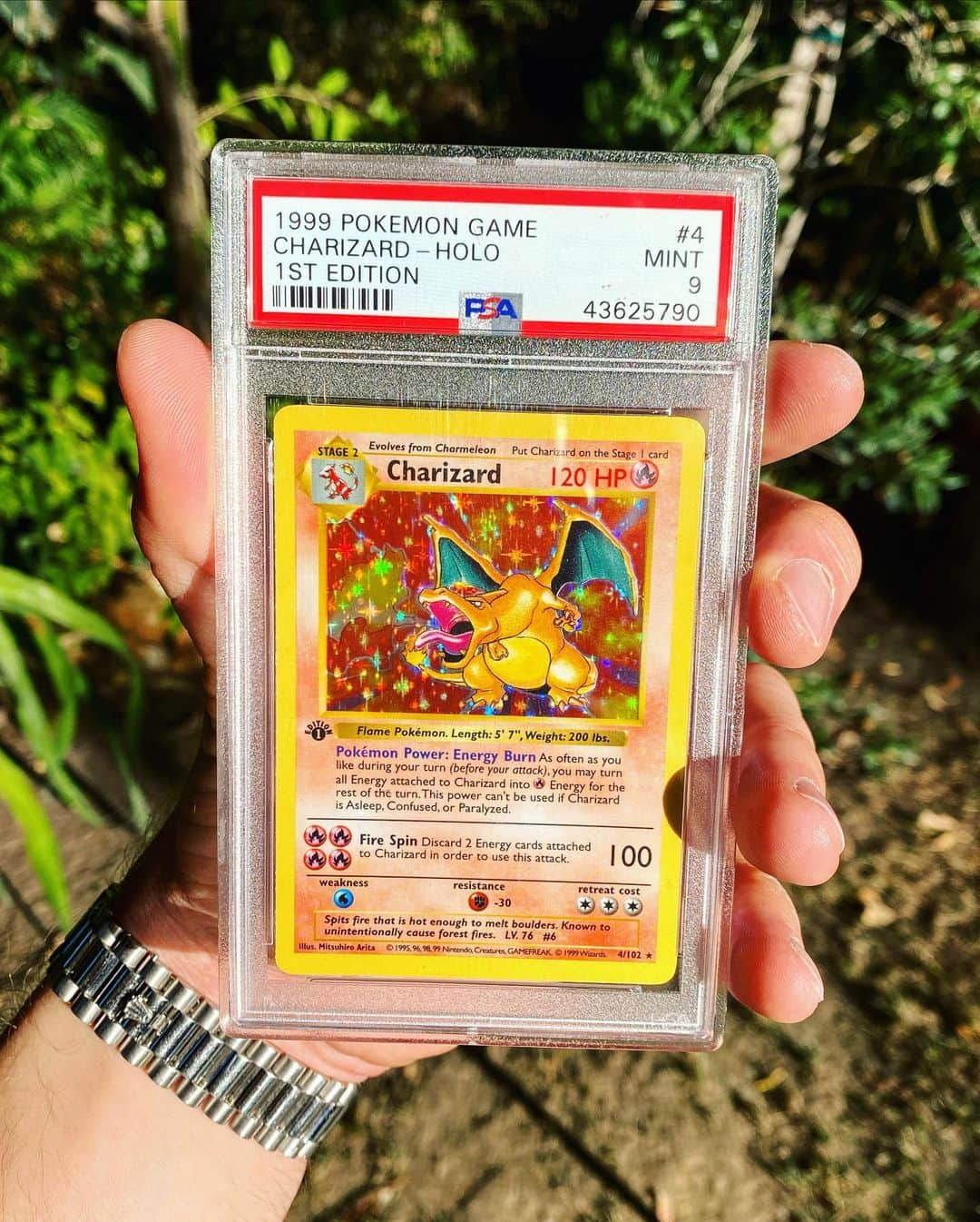 ローガン・ポールさんのインスタグラム写真 - (ローガン・ポールInstagram)「nostalgia + business = the new art. just bought an estate’s worth of Pokemon cards, most fun investment I’ve ever made (s/o @garyvee for pushing me!!)... these things are appreciating like crazy as collectibles are becoming very low supply, high demand art pieces. Alakazam is my personal favorite 💫」9月26日 2時17分 - loganpaul