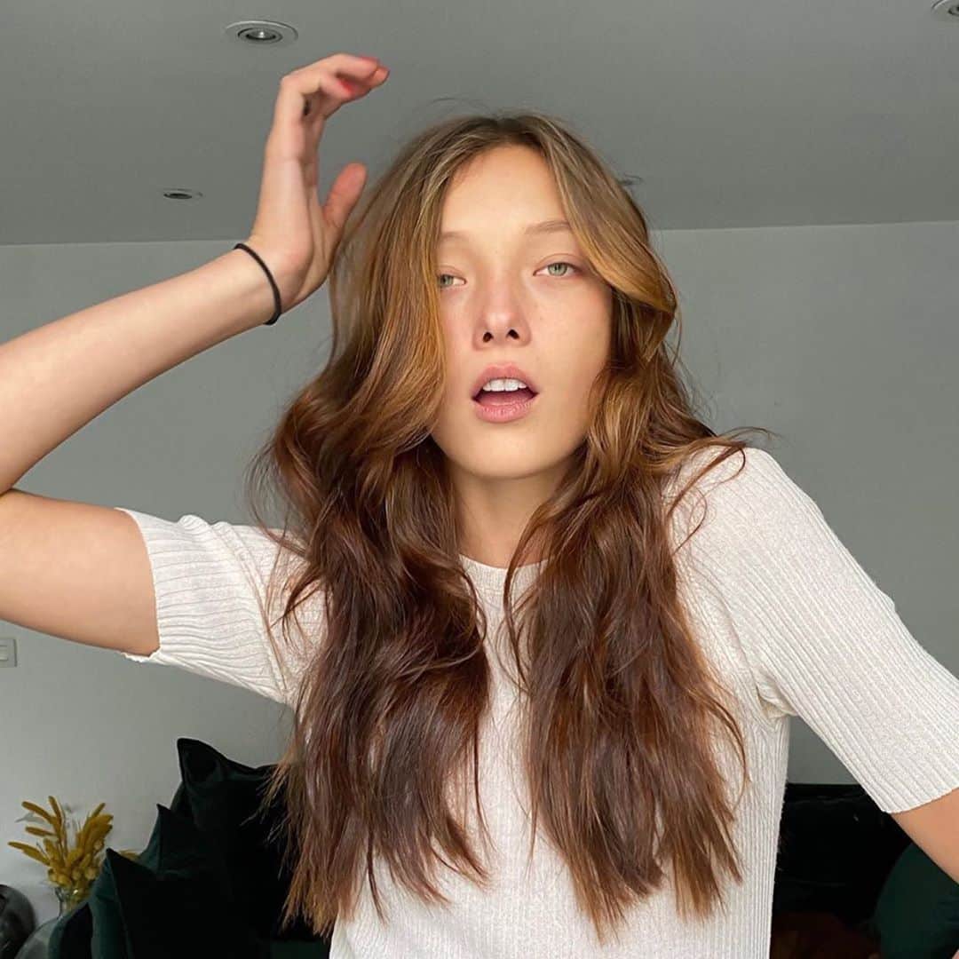 ユミ・ランバートのインスタグラム：「Thank you !  @lauriezanolettihair 🥰」