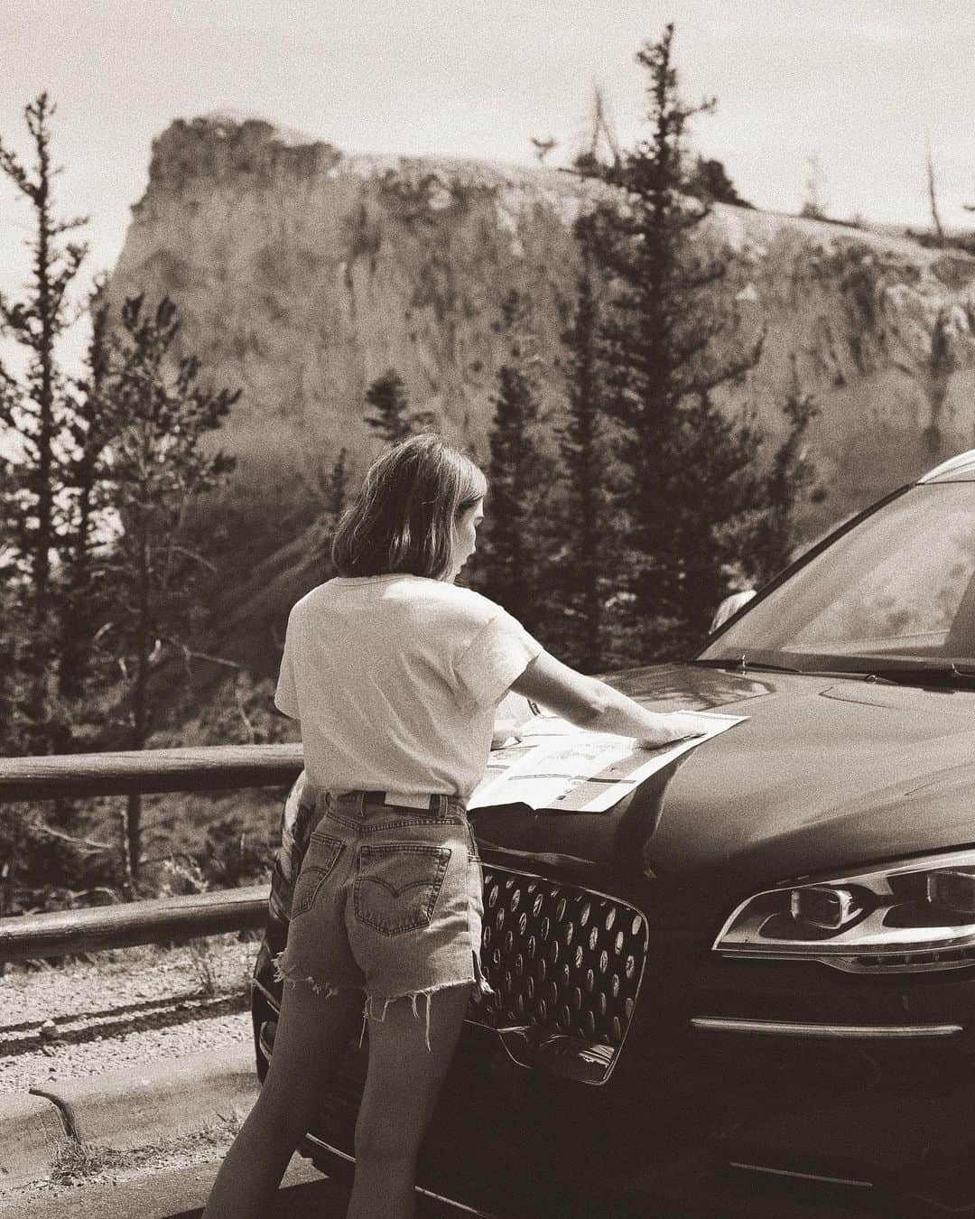 コートニー・ハルヴァーソンさんのインスタグラム写真 - (コートニー・ハルヴァーソンInstagram)「Our Summer roadtrip, on film. #ad We drove our @lincoln Aviator out to visit Utah and see some serious natural beauty. I was in charge of the snacks, the available massage seats, and the playlist, which is good because I really got to use the available 28 (!!!) speakers to their full effect. I don't think I've ever taken such a fun AND comfortable roadtrip; and now I can't wait to do it all again soon. #LincolnAviator #LincolnAmbassador  2020 Lincoln Aviator Black Label model shown available at participating Lincoln Black Label Dealers  Revel® and the Revel® logo are trademarks of Harman International Industries, registered in the United States and other countries. All rights reserved.」9月26日 2時20分 - prettylittlefawn