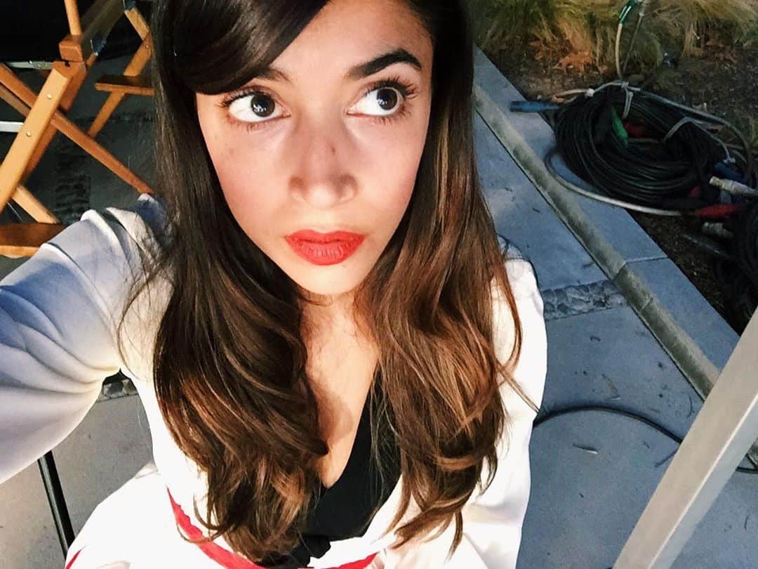 ハンナ・シモンのインスタグラム：「One of the great silver linings of this town is that if you stick around long enough you will meet your neighbors and sometimes your neighbor turns out to be @janicza and she makes a great weird short and she asks you to be in it... I remember being so excited and amazed that I got to be invited into her incredible artistic world and yes this is earnest and nostalgic but I got to work with one of the greats so leave me alone in my joy. Watch all her stuff. She’s THE BEST. Kbyeforreal.」