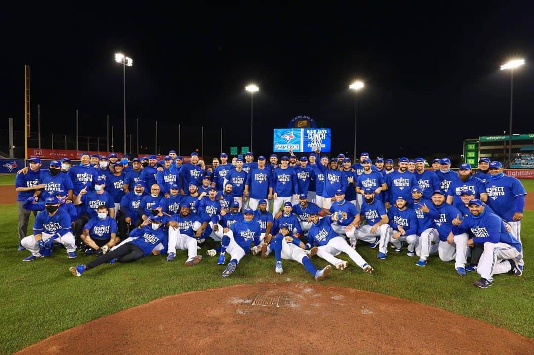 柳賢振のインスタグラム：「Respect Toronto~#bluejays」