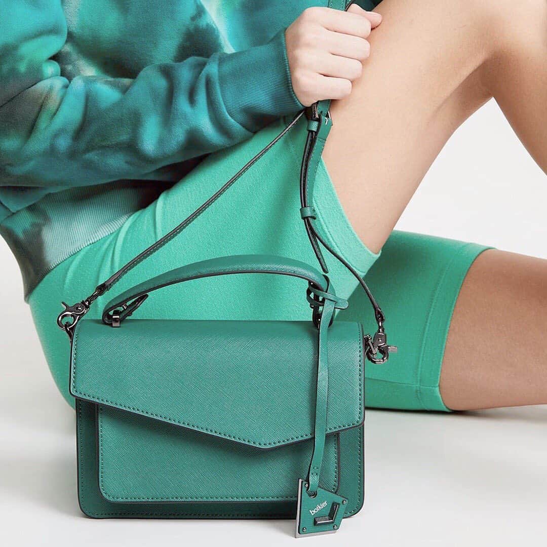 ボトキエのインスタグラム：「Loungewear & crossbody, cause what else would we be in on a Friday night?! #botkierbasics #girlathome」